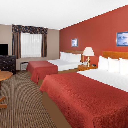 Hotel Super 8 By Wyndham St. Ignace Exterior foto