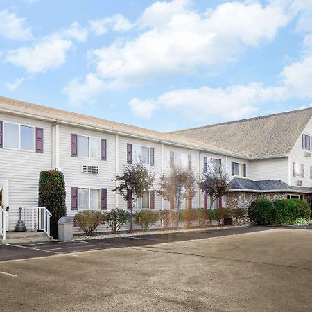 Hotel Super 8 By Wyndham St. Ignace Exterior foto