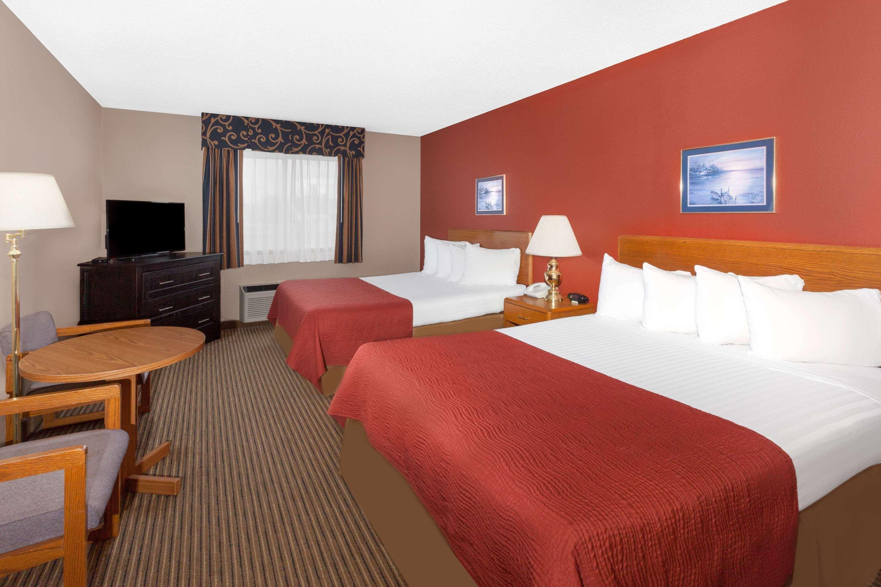 Hotel Super 8 By Wyndham St. Ignace Exterior foto